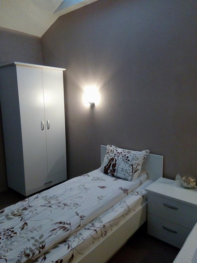 Bed and Breakfast Kafana "Kaj Zoki" Probistip Экстерьер фото