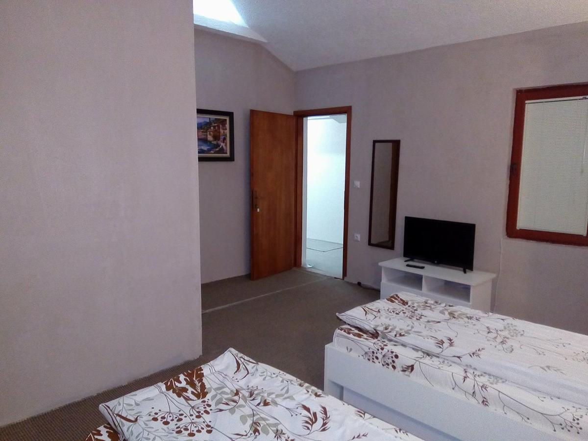 Bed and Breakfast Kafana "Kaj Zoki" Probistip Экстерьер фото